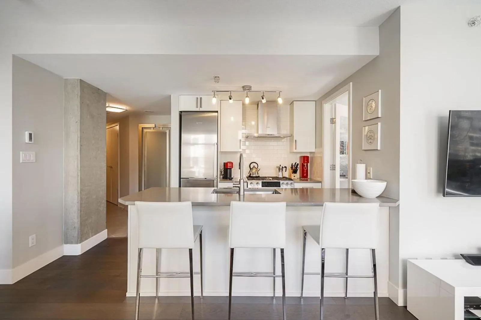 Urban Comfort Central 2Br Apartment With City Views Vancouver