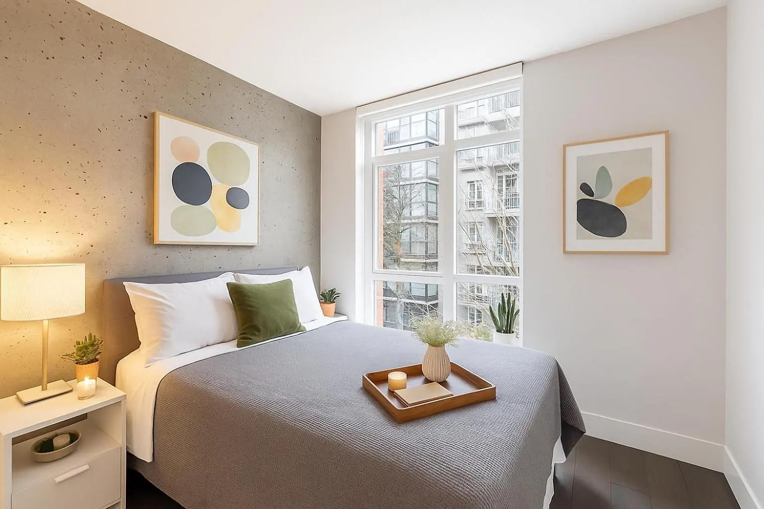 Urban Comfort Central 2Br Apartment With City Views Vancouver Canada